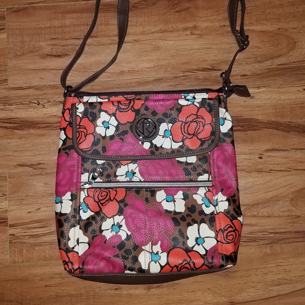 New med size crossbody purse
